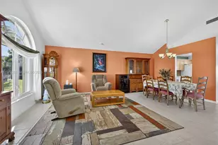 112 Camelot Ct, Royal Palm Beach, FL 33411 - Photo 15