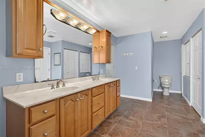 112 Camelot Ct, Royal Palm Beach, FL 33411 - Photo 39