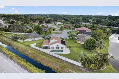 112 Camelot Ct, Royal Palm Beach, FL 33411 - Photo 73