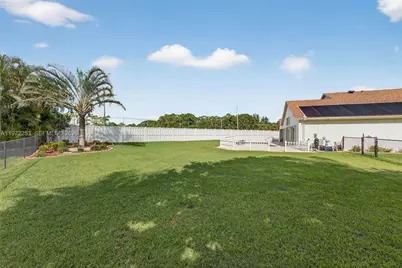 112 Camelot Ct, Royal Palm Beach, FL 33411 - Photo 61