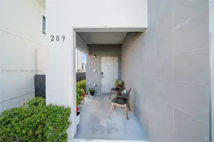 209 NW 13th Pl, Florida City, FL 33034 - Photo 3