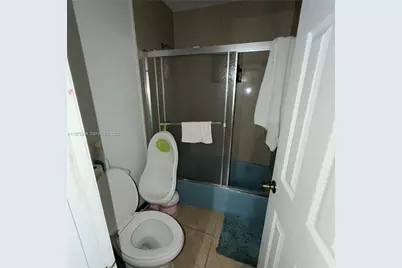 3050 NW 26th St, Miami, FL 33142 - Photo 13