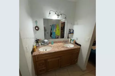 3050 NW 26th St, Miami, FL 33142 - Photo 11