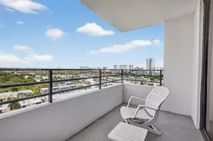 600 Three Islands Boulevard, Hallandale Beach, FL 33009 - Photo 27