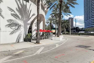 1750 N Bayshore Dr, Miami, FL 33132 - Photo 19