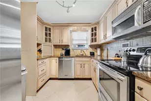 5555 Collins Ave, Miami Beach, FL 33140 - Photo 9