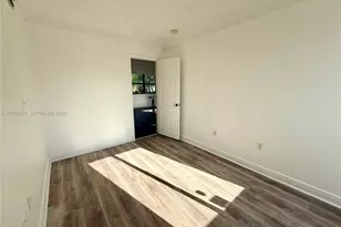 10231 Fontainebleau Blvd, Miami, FL 33172 - Photo 11