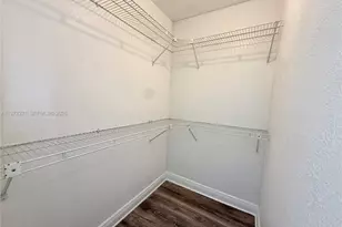 10231 Fontainebleau Blvd, Miami, FL 33172 - Photo 19