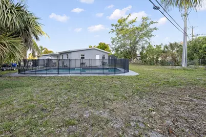 3430 NW 43rd Ave, Lauderdale Lakes, FL 33319 - Photo 11