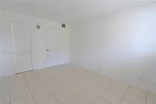 4550 NW 9th St, Miami, FL 33126 - Photo 11