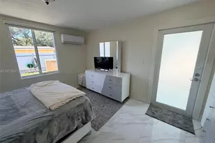 5801 NW 113th Terrace, Hialeah, FL 33012 - Photo 5