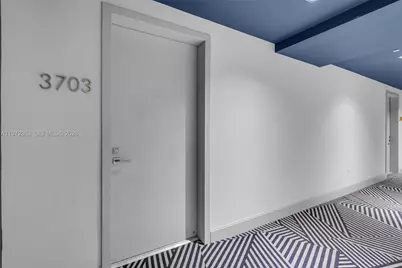 55 SW 9th St #3703, Miami, FL 33130 - Photo 21