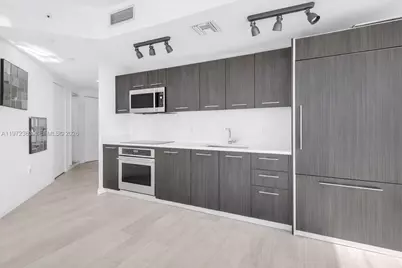 55 SW 9th St #3703, Miami, FL 33130 - Photo 11