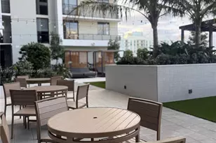 2001 Van Buren St, Hollywood, FL 33020 - Photo 23