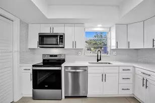 8521 Pasadena Blvd, Pembroke Pines, FL 33024 - Photo 13