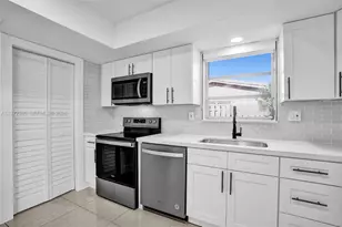 8521 Pasadena Blvd, Pembroke Pines, FL 33024 - Photo 15