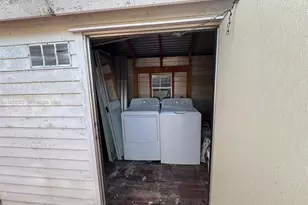 842 SW 89th Ave, Miami, FL 33174 - Photo 15