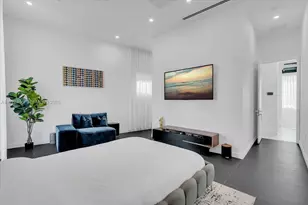 11 Century Ln, Miami Beach, FL 33139 - Photo 13