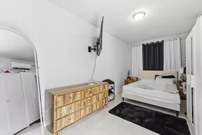 511 E 27th St, Hialeah, FL 33013 - Photo 15