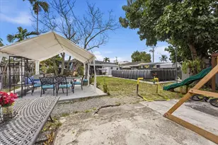 511 E 27th St, Hialeah, FL 33013 - Photo 23
