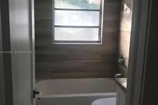 511 E 27th St, Hialeah, FL 33013 - Photo 9