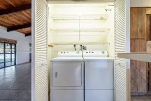 446 Briarwood Cir, Hollywood, FL 33024 - Photo 39