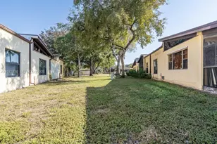 446 Briarwood Cir, Hollywood, FL 33024 - Photo 49