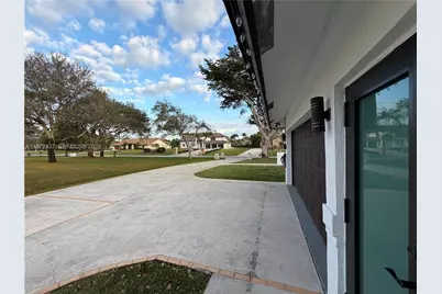 11300 NW 5th St, Plantation, FL 33325 - Photo 19