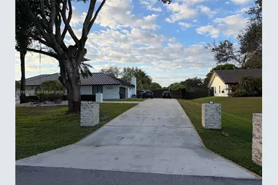 11300 NW 5th St, Plantation, FL 33325 - Photo 5