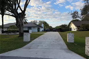 11300 NW 5th St, Plantation, FL 33325 - Photo 5