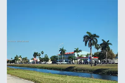 8360 NW 103rd St #204E, Hialeah Gardens, FL 33016 - Photo 33