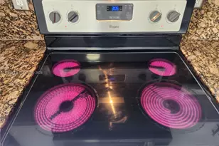 8360 NW 103rd St, Hialeah Gardens, FL 33016 - Photo 13