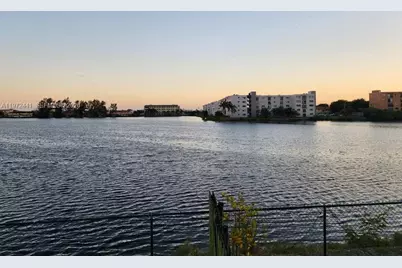 8360 NW 103rd St #204E, Hialeah Gardens, FL 33016 - Photo 3