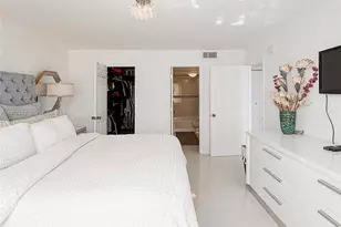 2780 NE 183rd St, Aventura, FL 33160 - Photo 17