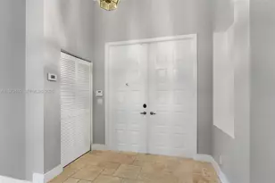 1140 W Bel Aire Dr W, Pembroke Pines, FL 33027 - Photo 5