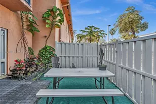 23 SE 3rd Ave, Hallandale Beach, FL 33009 - Photo 9