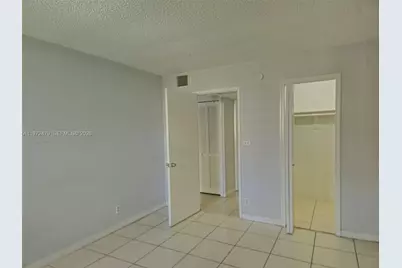 4550 NW 9th St #704E, Miami, FL 33126 - Photo 5