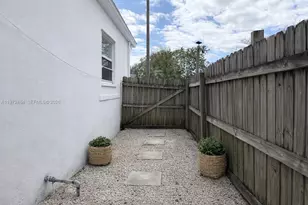 911 NW 57th St, Miami, FL 33127 - Photo 37