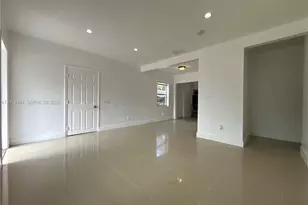 911 NW 57th St, Miami, FL 33127 - Photo 9