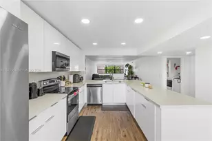 2704 NW 104th Ave, Sunrise, FL 33322 - Photo 13