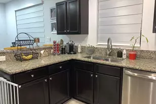 3392 W 90th Terrace, Hialeah, FL 33018 - Photo 3