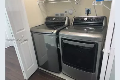 3392 W 90th Ter, Hialeah, FL 33018 - Photo 23