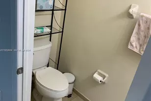 3392 W 90th Terrace, Hialeah, FL 33018 - Photo 25