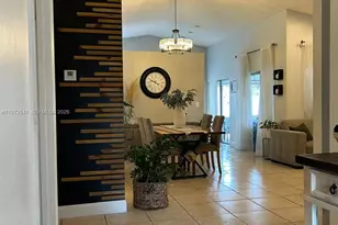 7851 NW 34th Pl, Davie, FL 33024 - Photo 9