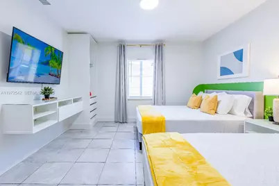 1836 NW 16th Ter, Miami, FL 33125 - Photo 5