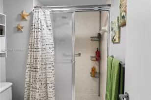 9523 S Hollybrook Lake Dr, Pembroke Pines, FL 33025 - Photo 27