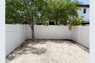 10623 W 33rd Ct #10623, Hialeah, FL 33018 - Photo 27