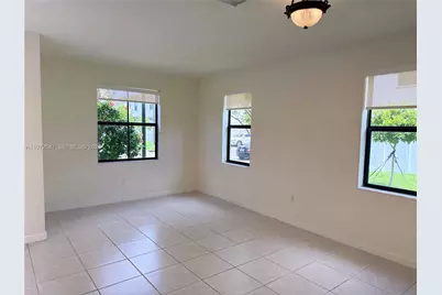 10623 W 33rd Ct #10623, Hialeah, FL 33018 - Photo 11