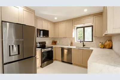 1221 Biarritz Dr, Miami Beach, FL 33141 - Photo 1