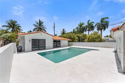 1221 Biarritz Dr, Miami Beach, FL 33141 - Photo 7